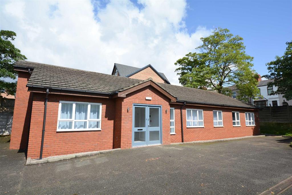 Cowley Hill Lane, St Helens, WA10 2AW 1 bed in a house share £455 pcm
