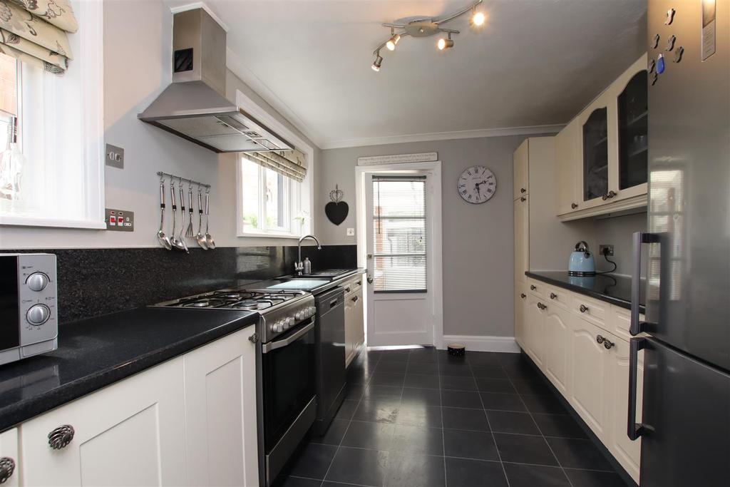 Kitchen.JPG