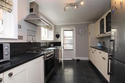 16 Anthony Road, Exeter, EX1 2ST