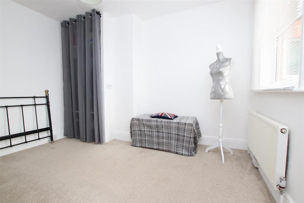 Bedroom 2.JPG