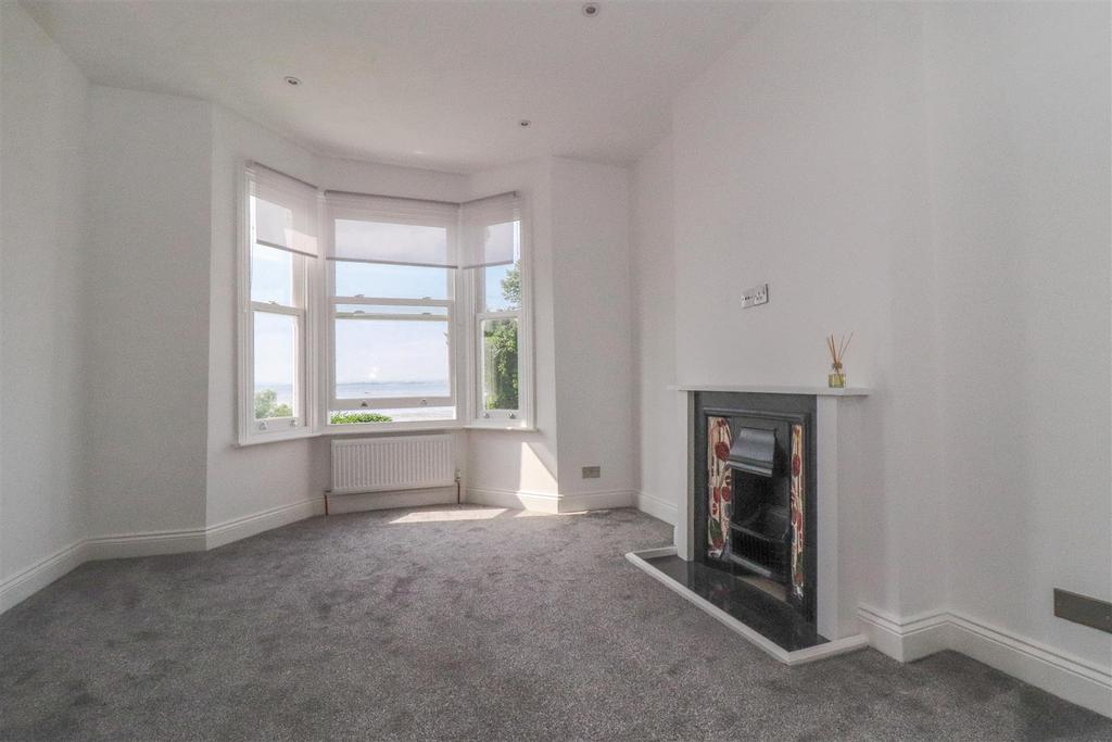 Cliff Parade, LeighOnSea 2 bed end of terrace house £500,000