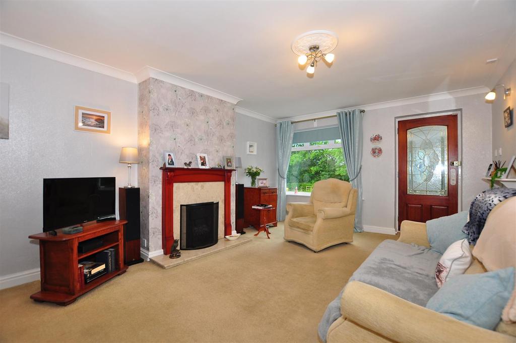 Broadway Avenue, Halesowen 3 bed semidetached house £275,000
