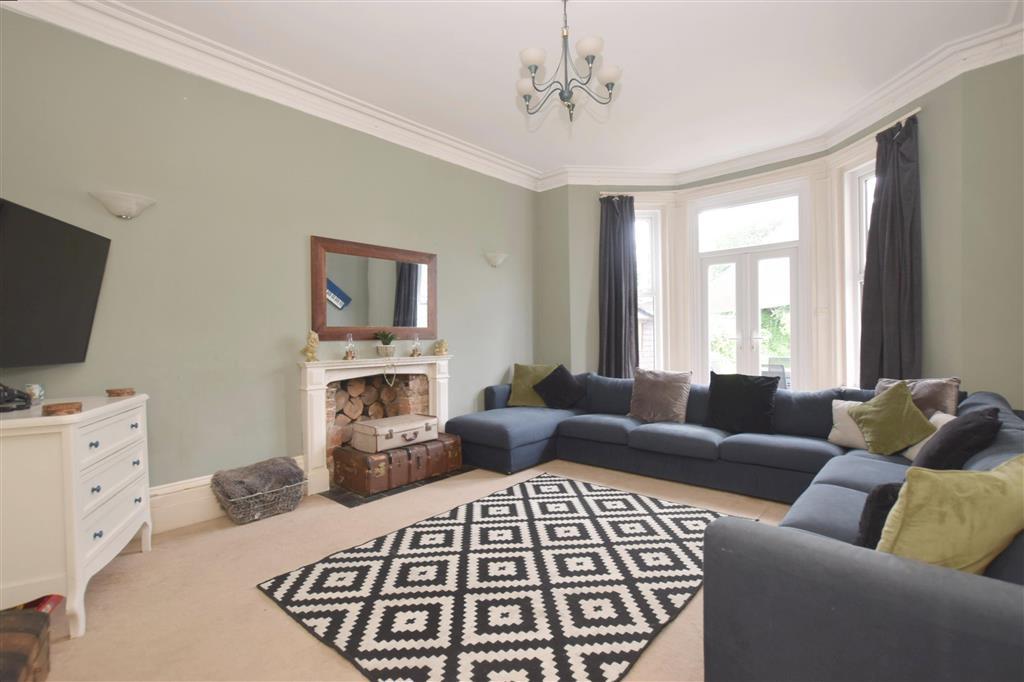Pellhurst Road, Ryde, Isle of Wight 2 bed ground floor flat £220,000