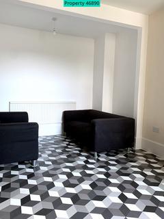 4 bedroom maisonette to rent, Waller Road, London, SE14