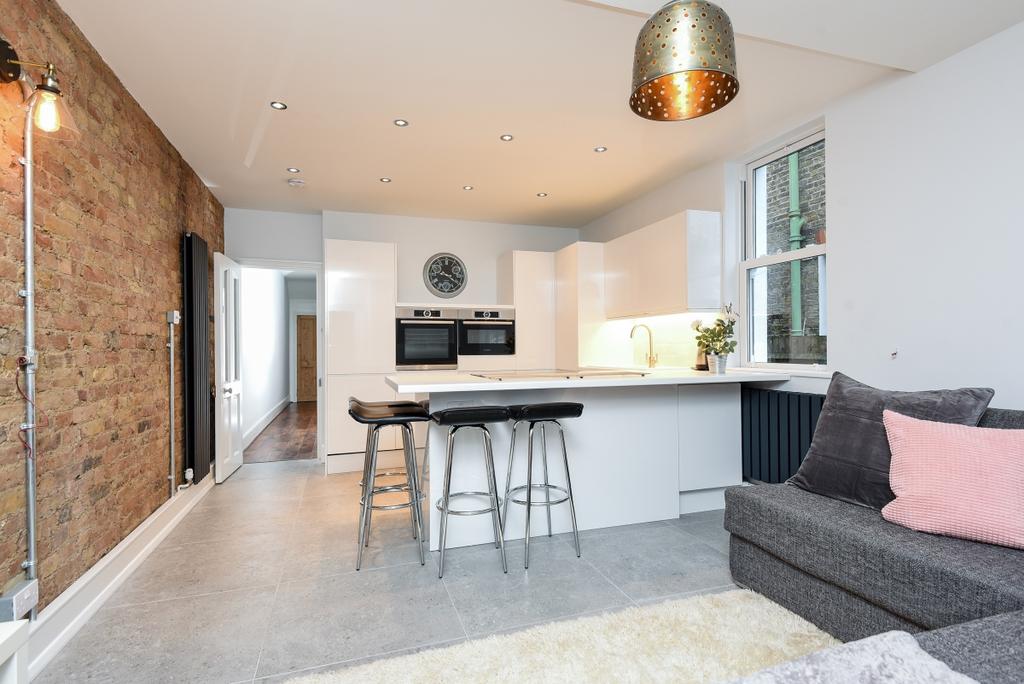Oakmead Road Balham SW12 2 bed £2,250 pcm (£519 pw)