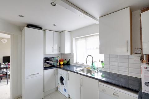 6 Clavering, Basildon, SS16 4LZ