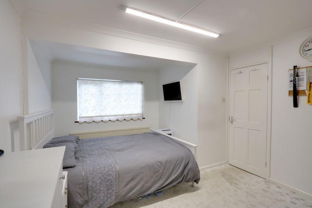 Bedroom 1 (Double)