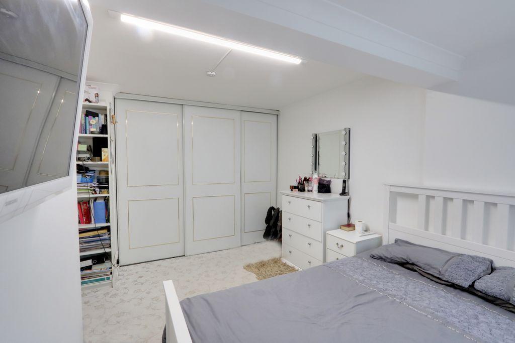 Bedroom 1 (Double)