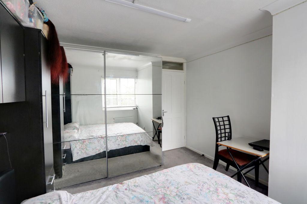 Bedroom 2 (Double)
