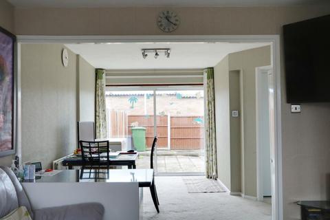 6 Clavering, Basildon, SS16 4LZ