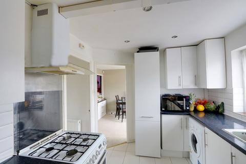 6 Clavering, Basildon, SS16 4LZ