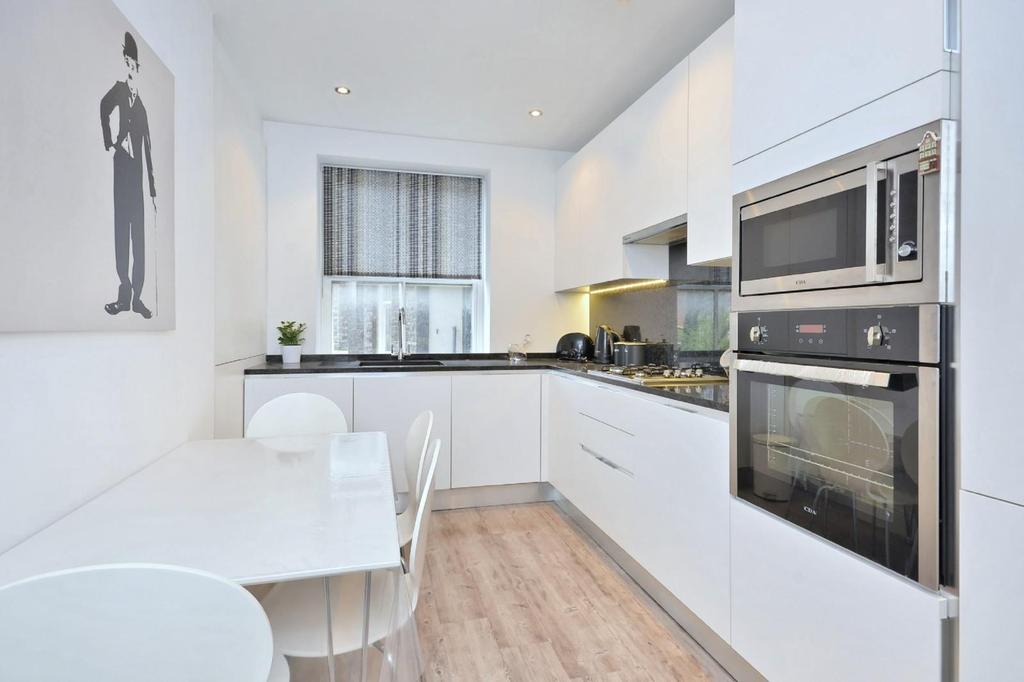Kitchen  (Main)