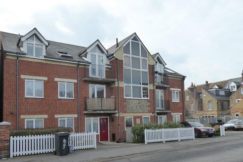 2 bedroom flat to rent, Northwood Road, Whitstable