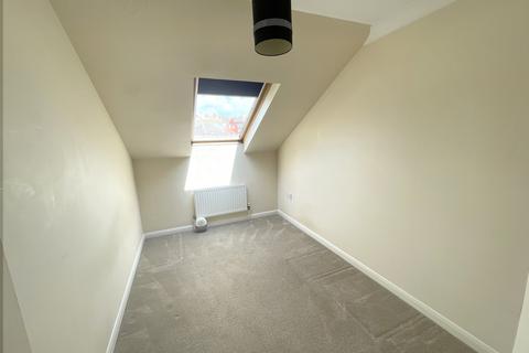 2 bedroom flat to rent, Northwood Road, Whitstable