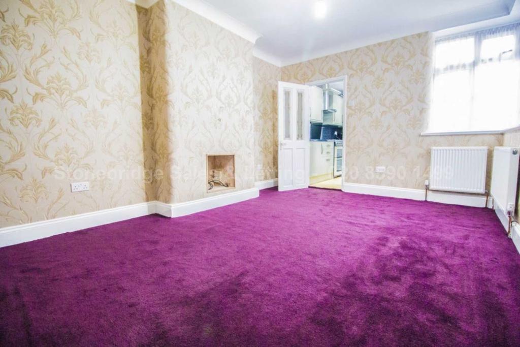 Clova Road, Forest Gate 2 bed flat £320,000