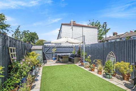 70 Watcombe Road, London, SE25 4UZ