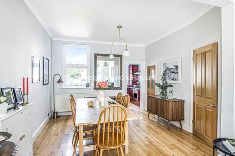 70 Watcombe Road, London, SE25 4UZ