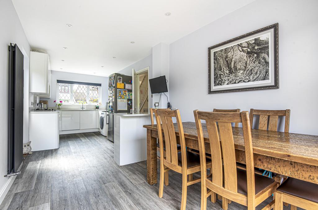 Chalcraft Close, Liphook 4 bed detached house £575,000