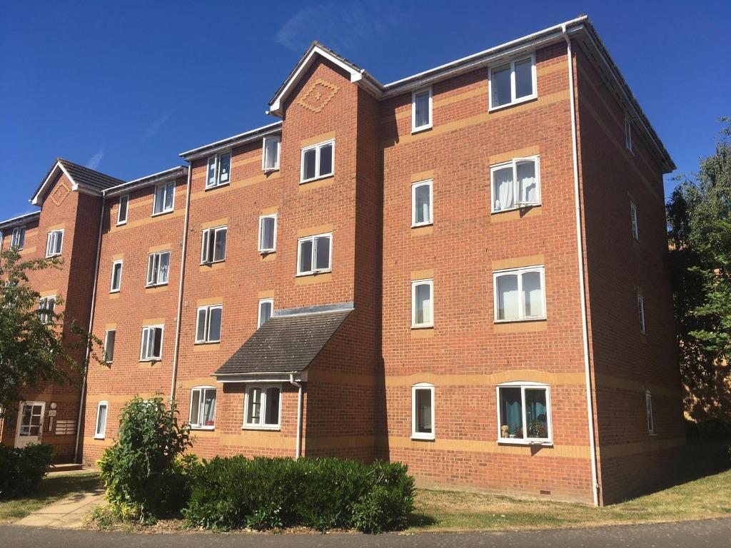 Ascot Court, Aldershot, GU11 2 bed flat £875 pcm (£202 pw)