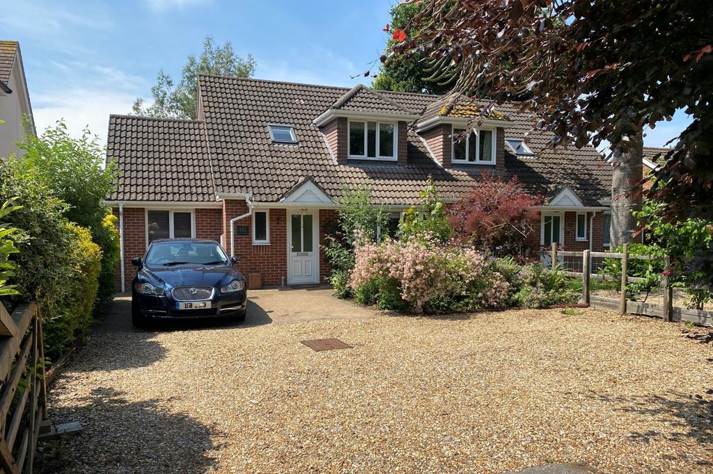 Segensworth Road, Titchfield Park 4 bed semidetached house £450,000