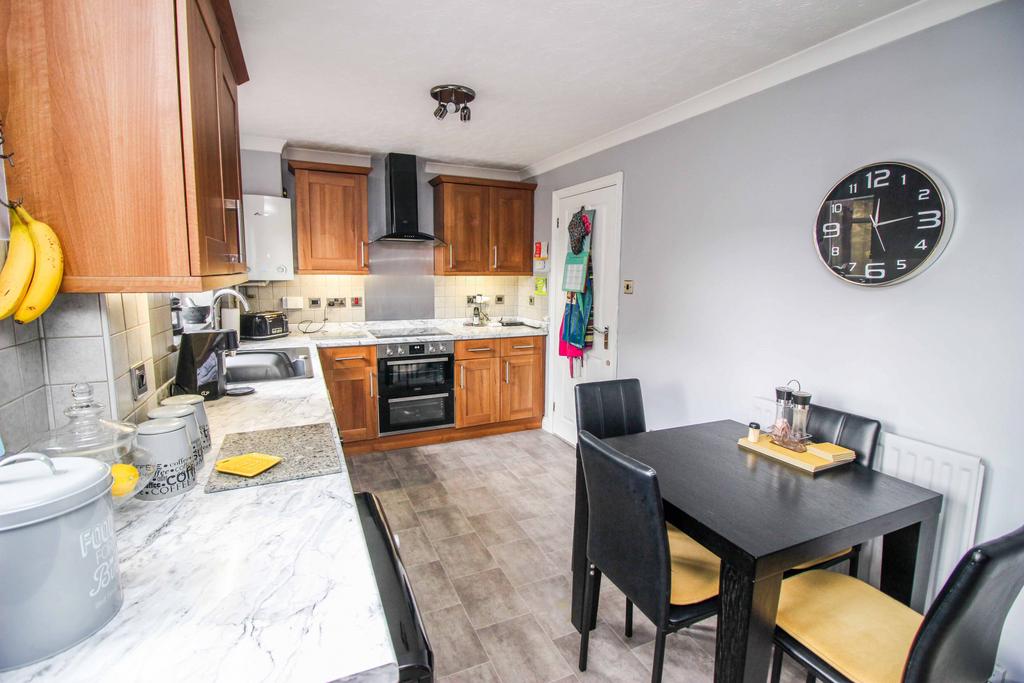 Scholey Close, Halling, Kent, ME2 1JZ 3 bed detached house £480,000