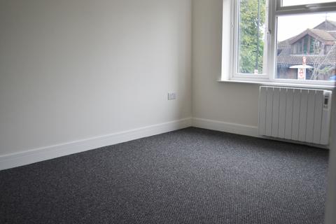2 bedroom apartment to rent, Vicarage Farm Road, Hounslow, Greater London, TW5