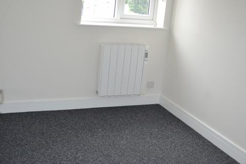 2 bedroom apartment to rent, Vicarage Farm Road, Hounslow, Greater London, TW5