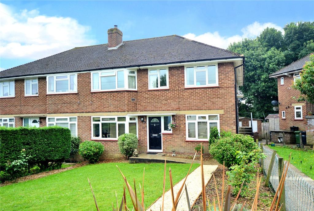Maple Way, Coulsdon, Surrey, CR5 2 bed ground floor flat £340,000
