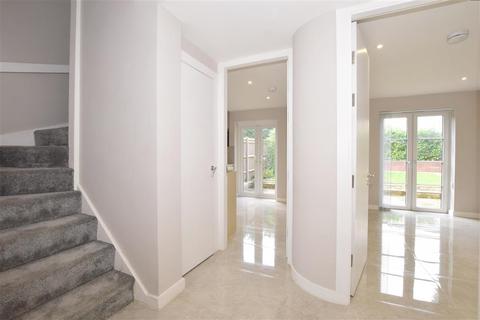 43 Blackford Close, South Croydon, CR2 6BT