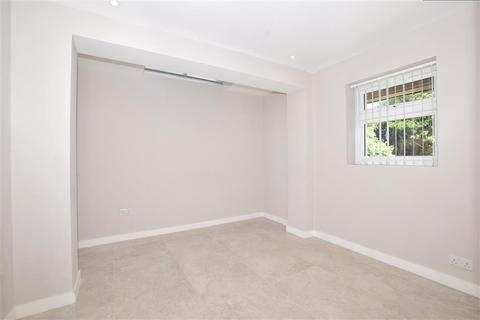 43 Blackford Close, South Croydon, CR2 6BT