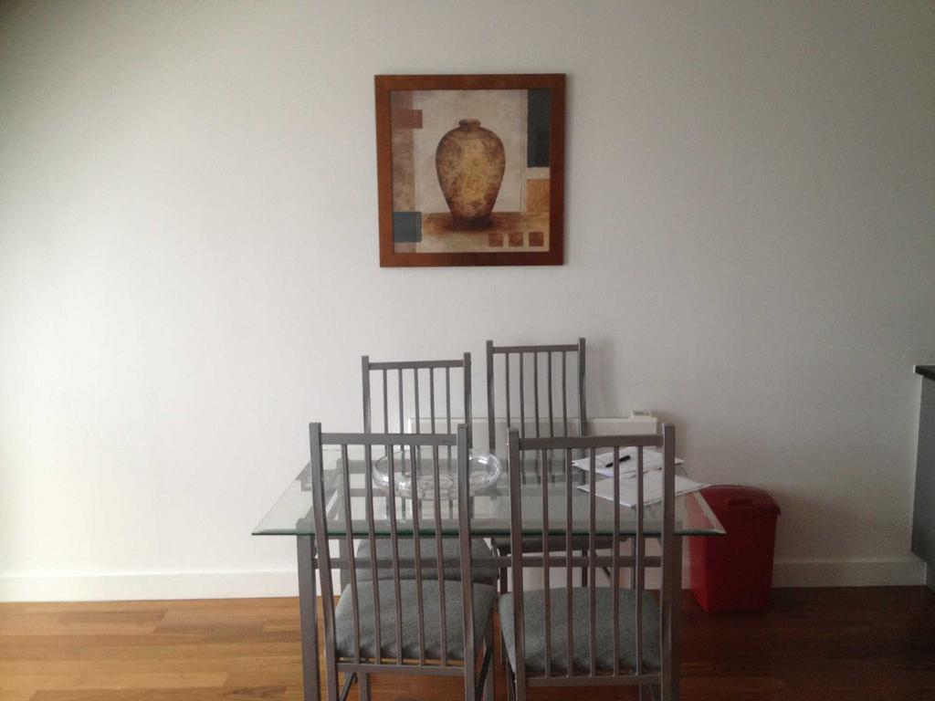 Apartment in Cardiff, Adamsdown - View 5