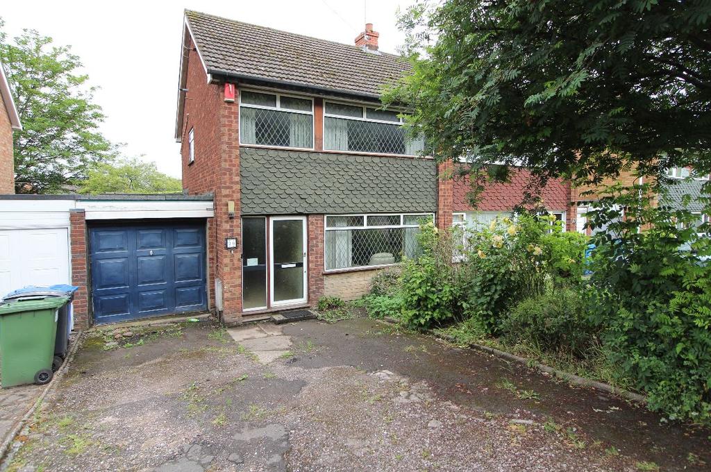 Cannock Road, Featherstone, Wolverhampton 3 bed semidetached house for