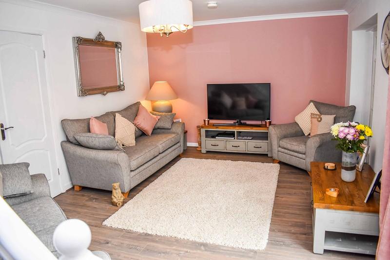 Woodstock Gardens, Pencoed, Bridgend... 4 bed detached house £259,950