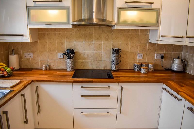 Woodstock Gardens, Pencoed, Bridgend... 4 bed detached house £259,950