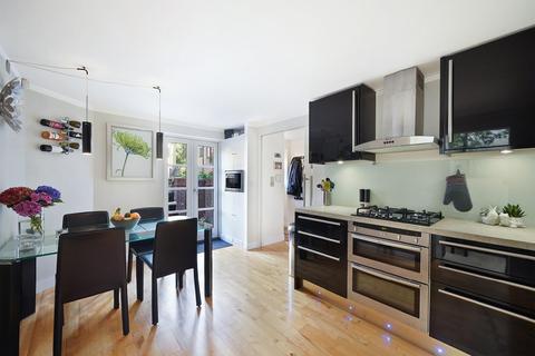8 Trafalgar Close, London, SE16 7RL