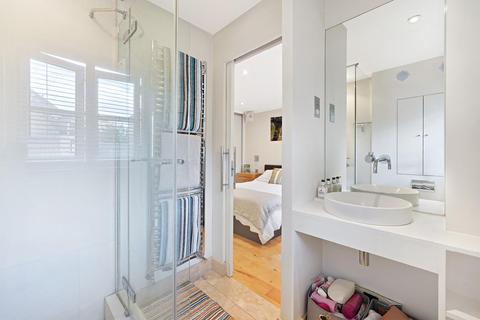 8 Trafalgar Close, London, SE16 7RL