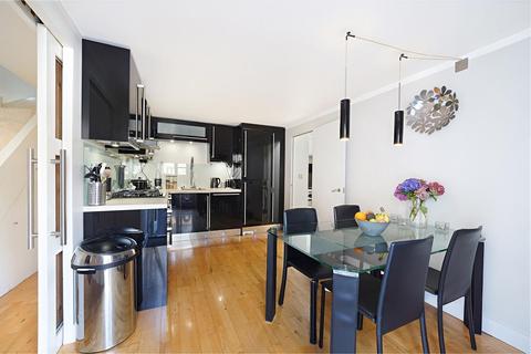 8 Trafalgar Close, London, SE16 7RL