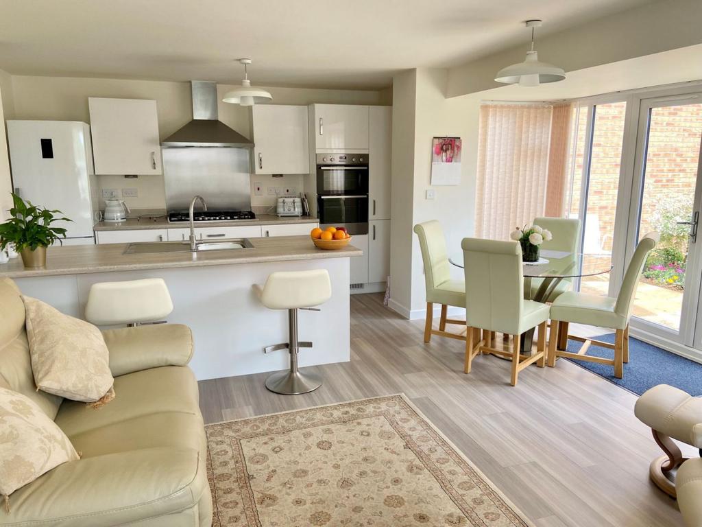 Kitchen/family rooom