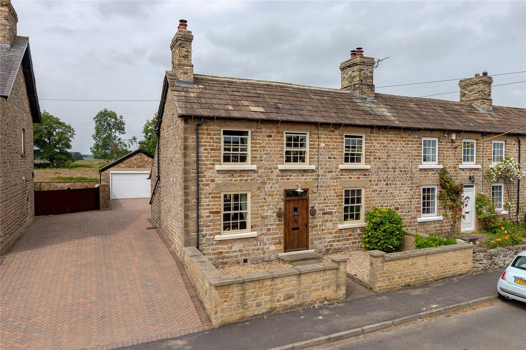North Road, Hackforth, Bedale, DL8 2 bed end of terrace house £320,000