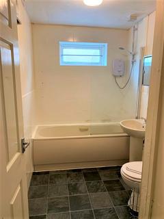 2 bedroom flat to rent, Coultas Court, Albert Avenue, Hull HU3