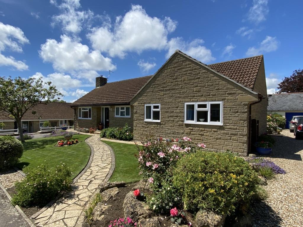 Church Close, Beer Hackett, Dorset, DT9 3 bed detached bungalow £525,000