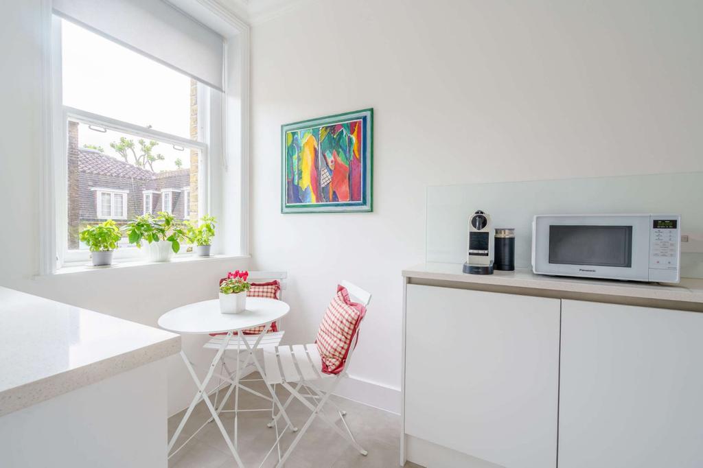 Eat In Kitchen