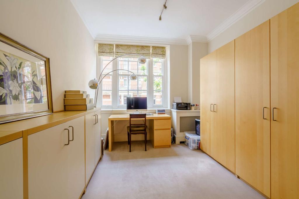 Bedroom 3/Study