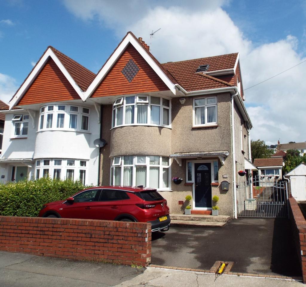 39 Harlech Crescent, Sketty, Swansea SA2 9LA 4 bed semidetached house