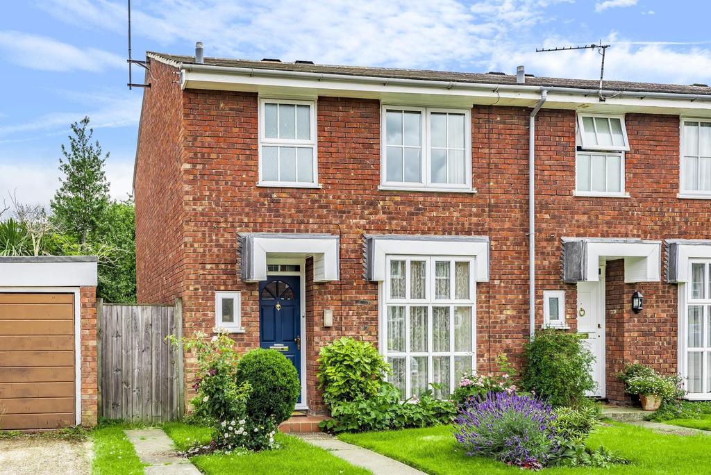 Cadogan Close, Teddington, TW11 3 bed end of terrace house £689,950
