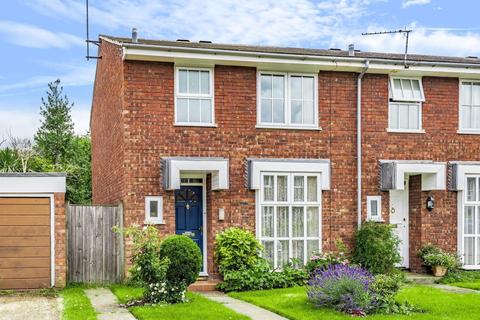 1 Cadogan Close, Teddington, TW11 8TR