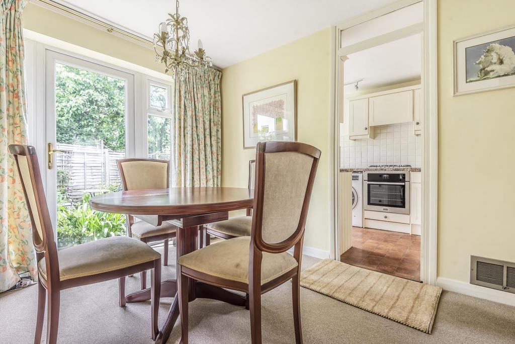 Cadogan Close, Teddington, TW11 3 bed end of terrace house £689,950