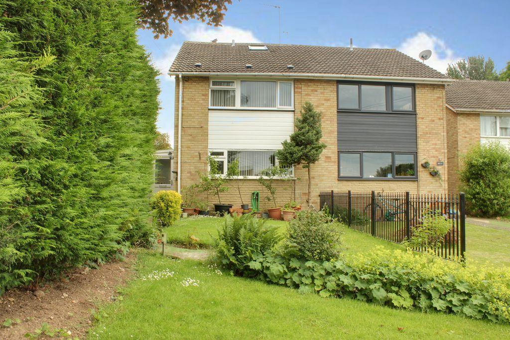 Normandy Avenue, Beverley HU17 8PE 3 bed semidetached house £210,000