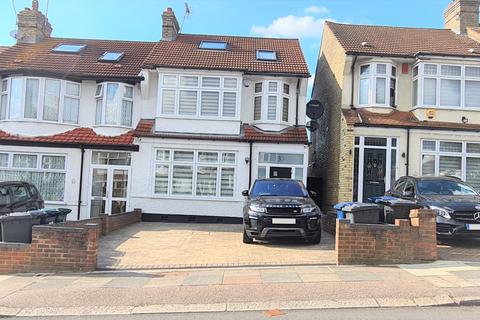 30 Bohun Grove, Barnet, EN4 8UA