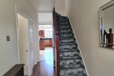 30 Bohun Grove, Barnet, EN4 8UA